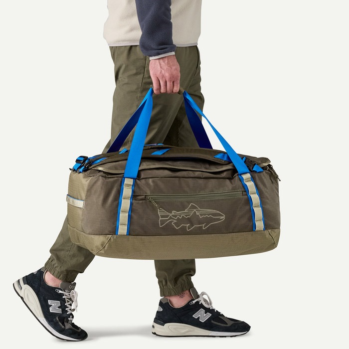 さ*ん様 新登場!!蓋にバックルが!冒険にリビングにウイッカーバスケット屋根上開 patagonia パタゴニア バッグ ブラックホール・ダッフル 55L ユニ