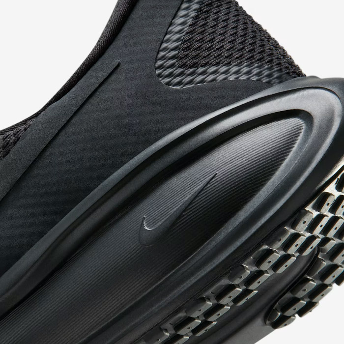 Nike ナイキ スニーカー シューズ Revolution 8 EasyOn