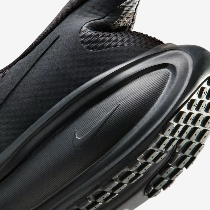Nike ナイキ スニーカー シューズ Revolution 8 EasyOn