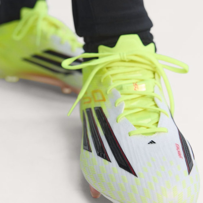 adidas EG8257サッカーシューズ 蛍光イエロー 【公式通販】