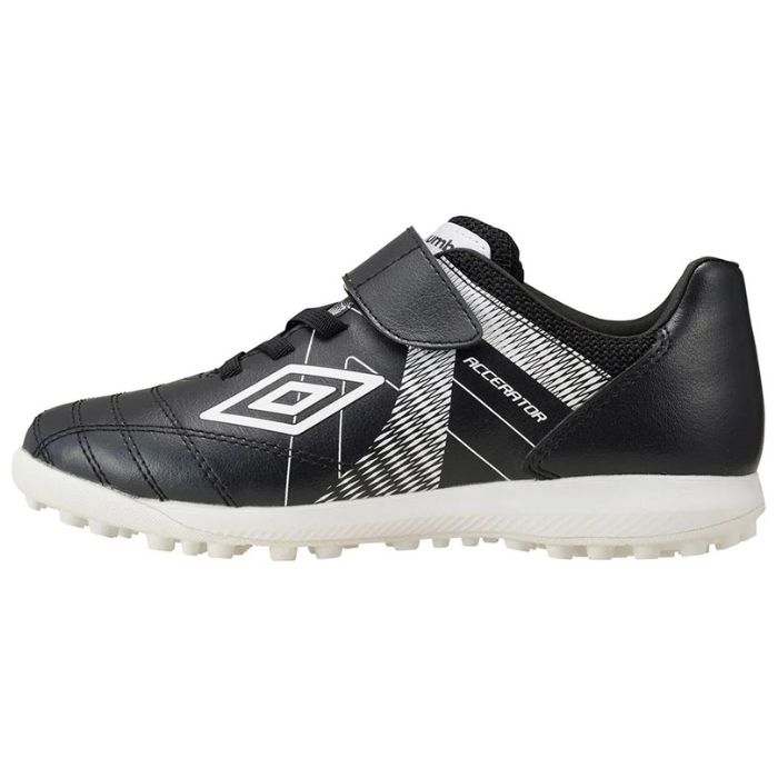 Umbro LS サッカーシューズ ブラック/グレー umbro アンブロ トレーニングシューズ アクセレイタ- SB JR WIDE