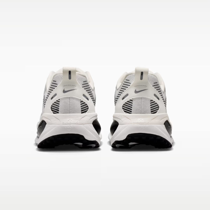 NIKE ナイキ メンズ ランニングシューズ VOMERO 18 ボメロ 18 ホワイト
