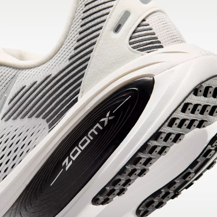 NIKE ナイキ メンズ ランニングシューズ VOMERO 18 ボメロ 18 ホワイト
