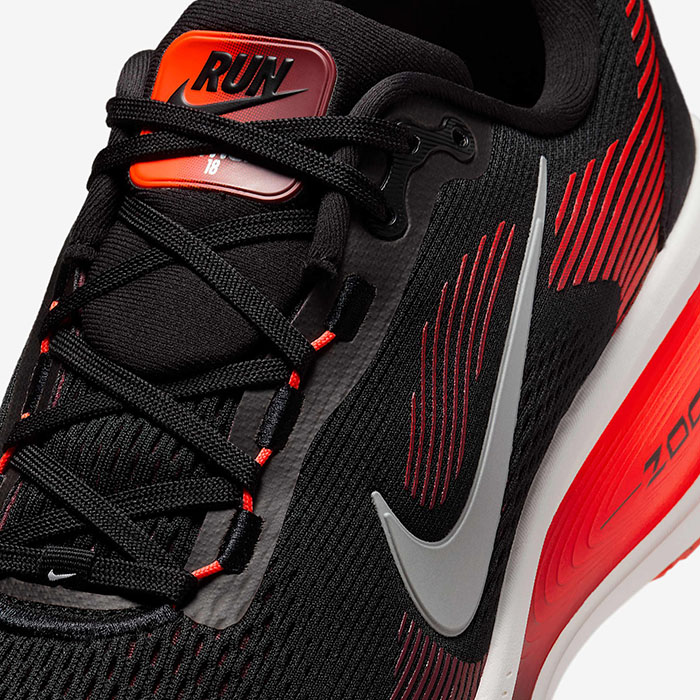 Nike ナイキ ボメロ18 ランニングシューズ 28cm ランナーの声が導いた、ナイキ ボメロ 18誕生の裏側.オンライン