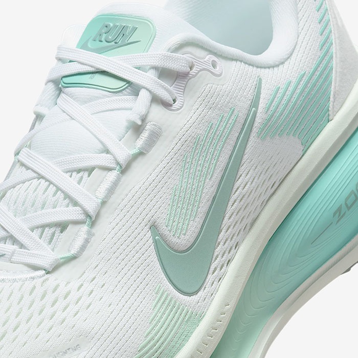 ナイキボメロ18 レディース24.0 NIKE ナイキ ランニングシューズ ボメロ 18 レディース ホワイト