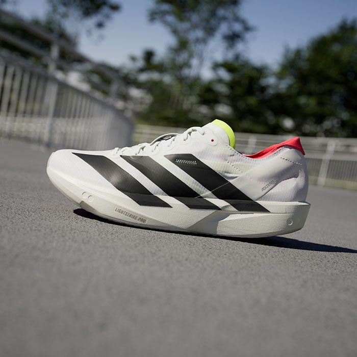 adidas トレーニングシューズ ホワイト　24cm adidas アディダス 少年野球用 ジュニア用 トレーニングシューズ