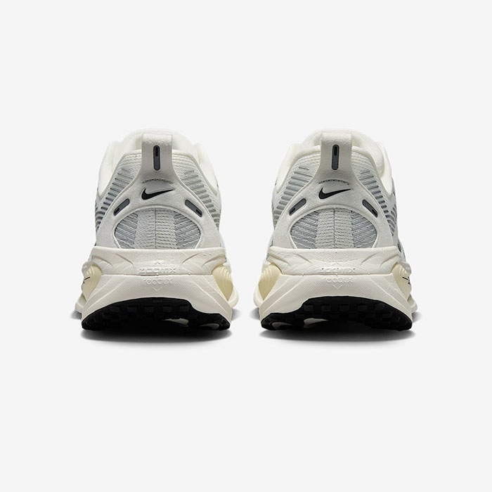 NIKE ナイキ ランニングシューズ ナイキ ボメロ 18 レディース