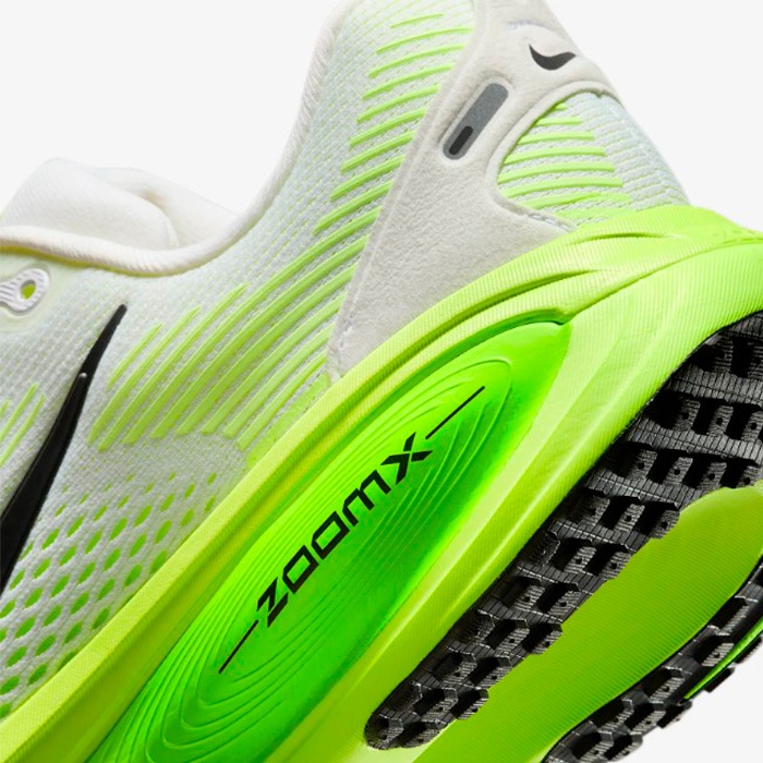 NIKE ナイキ ランニングシューズ ボメロ 18 レディース 反発性