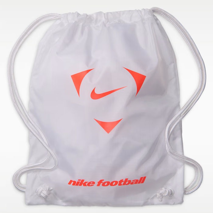 ナイキサッカー用新品軽量グリップ力抜群タグ付 NIKE ナイキ サッカースパイク 一般 大人 マーキュリアル スーパー