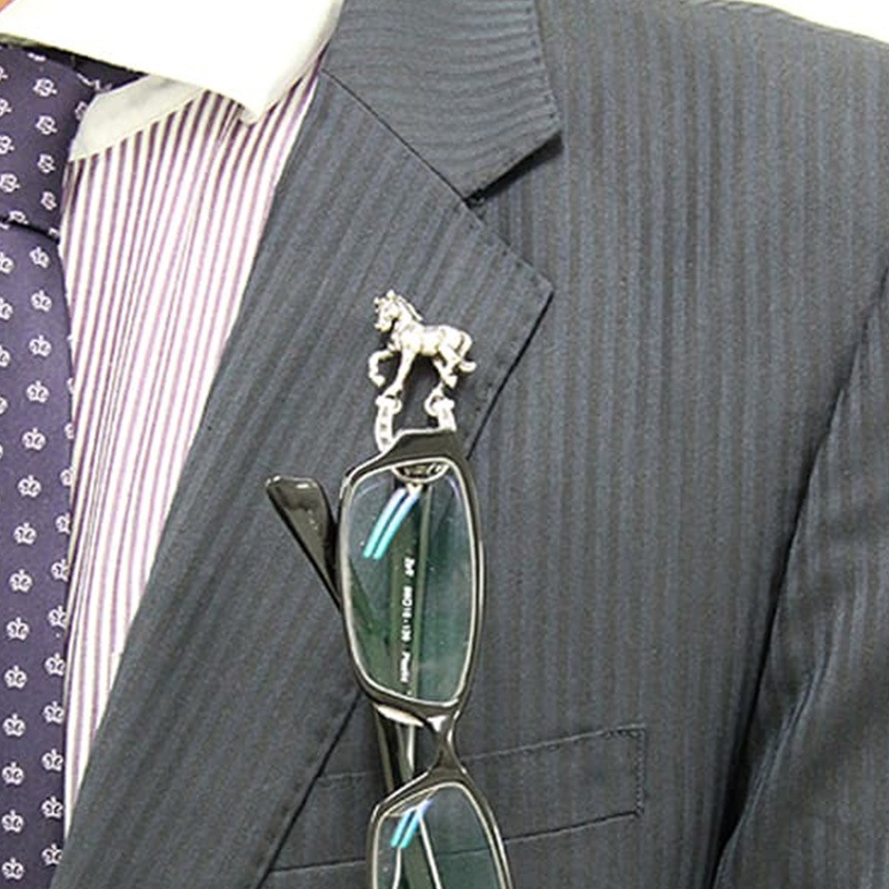 眼鏡ホルダー馬磨き