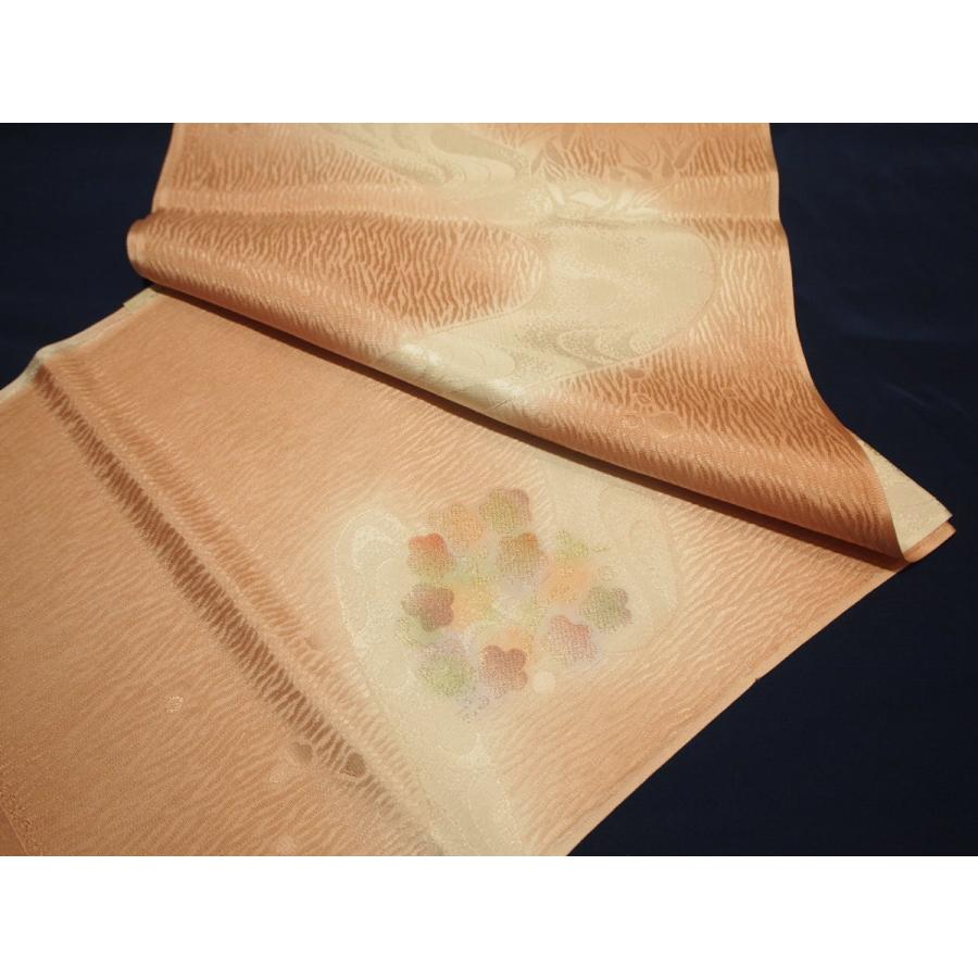 正絹帯揚げ「灰ローズ色の地にぼかしと金糸の菊の模様」 正絹帯揚げ「灰ローズ色の地にぼかしと金糸の菊の模様」 | 帯あげ