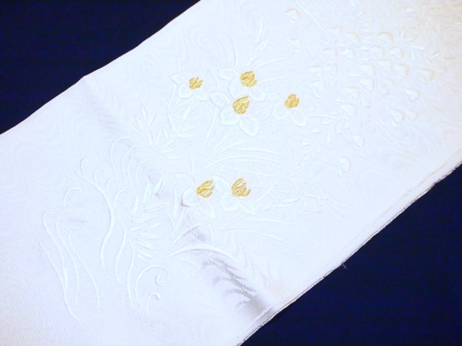 lady様おまとめ　 3042　正絹絵羽柄金糸刺繍半襟　804正絹地紋半襟 lady様おまとめ 3042 正絹絵羽柄金糸刺繍半襟 804正絹地紋半襟