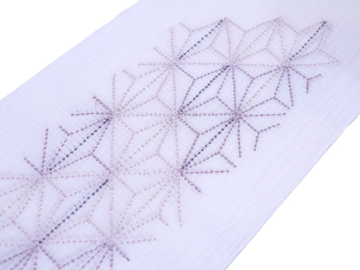 夏物本麻刺繍半衿「白色の地に濃淡の灰紫色の麻の葉刺繍」 | 半衿