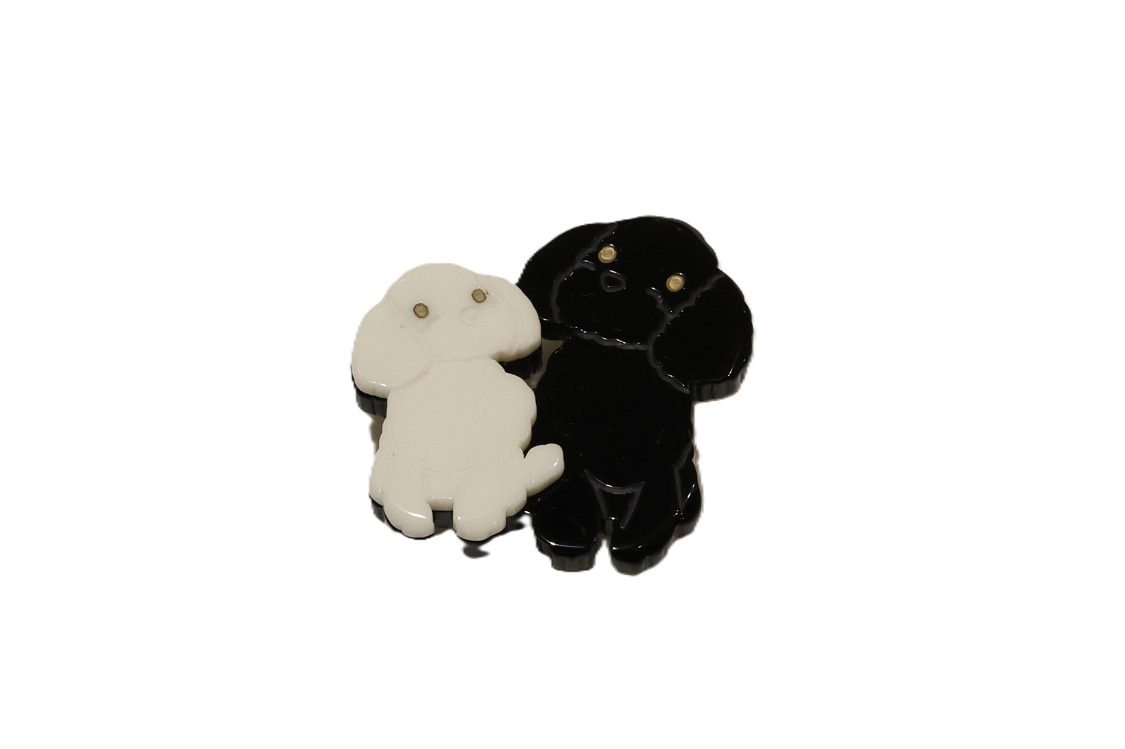 ラクト帯留め「黒色と白色の2匹の犬」 | 帯締め | 新宿津田家