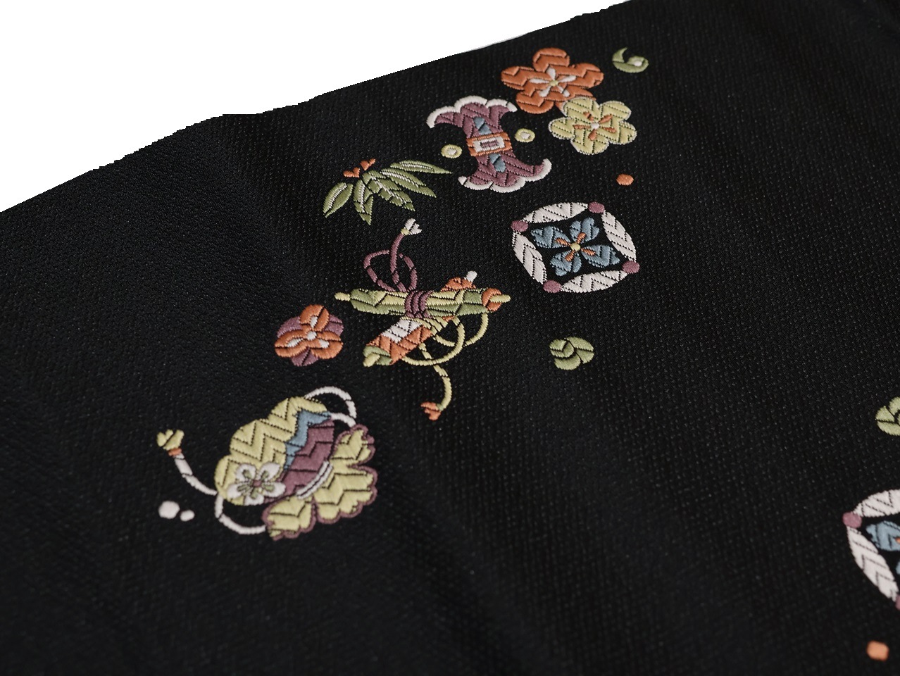 ポリエステル名古屋帯「黒色の地に宝尽くしの柄」 | 帯,帯(名古屋帯