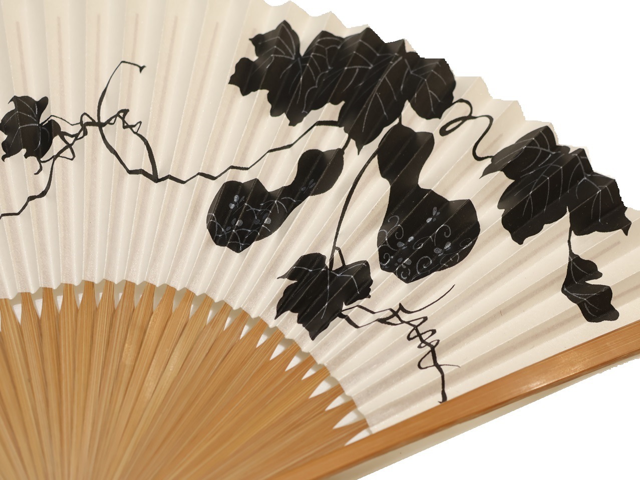 男物扇子「灰白色の地にひょうたんとトンボの柄」 | 雑貨,扇子