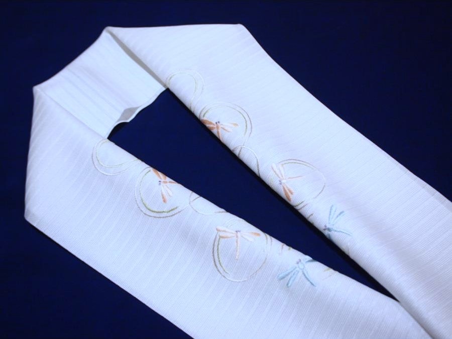 岡重　蔦ぼたん　半衿 半襟 刺繍 格子絽の刺繍半衿 夏物 青紫ボタンと赤藤水玉柄