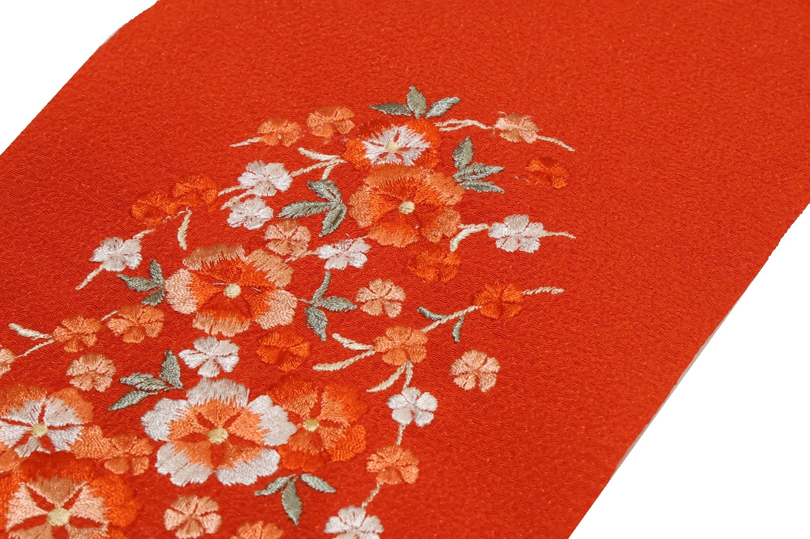 刺繍半衿「朱赤色の地に朱赤色の花の刺繍」 | 半衿、伊達衿,半衿(刺繍