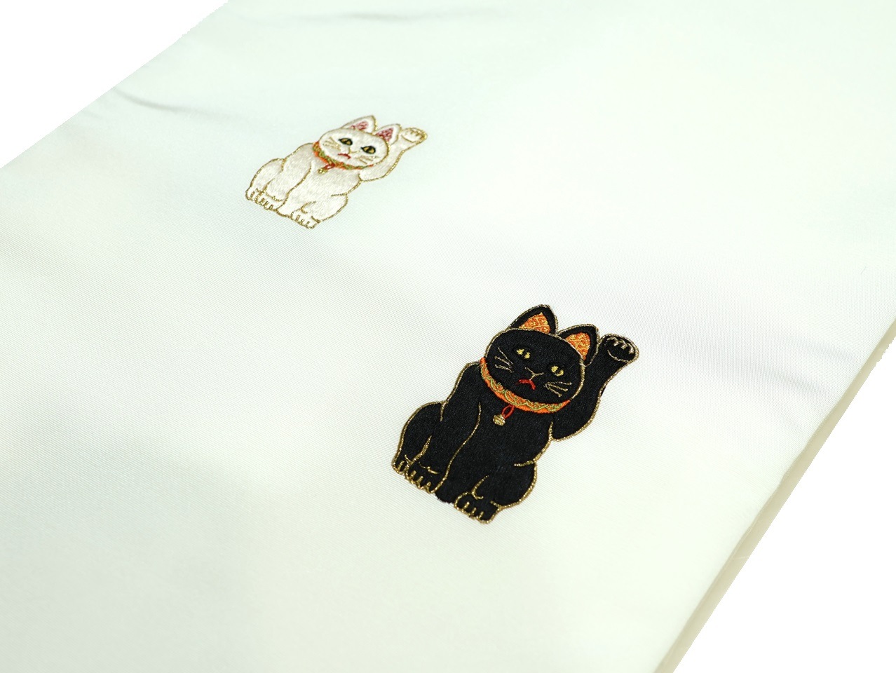 仕立て上がりポリエステル名古屋帯「白色の地に招き猫の柄」 | 帯,帯 