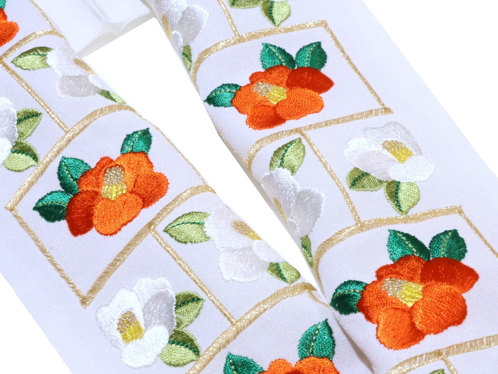 刺繍半衿「白地に朱色と白色の椿の刺繍」 | 半衿、伊達衿,半衿(刺繍