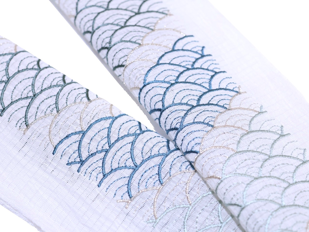 【繍】　★ 織繍 綢地海水江崖紋袍料片 ★　清代　海波 山崖 刺繍文様　明清繍品 繍】 ☆ 織繍 綢地海水江崖紋袍料片 ☆ 清代