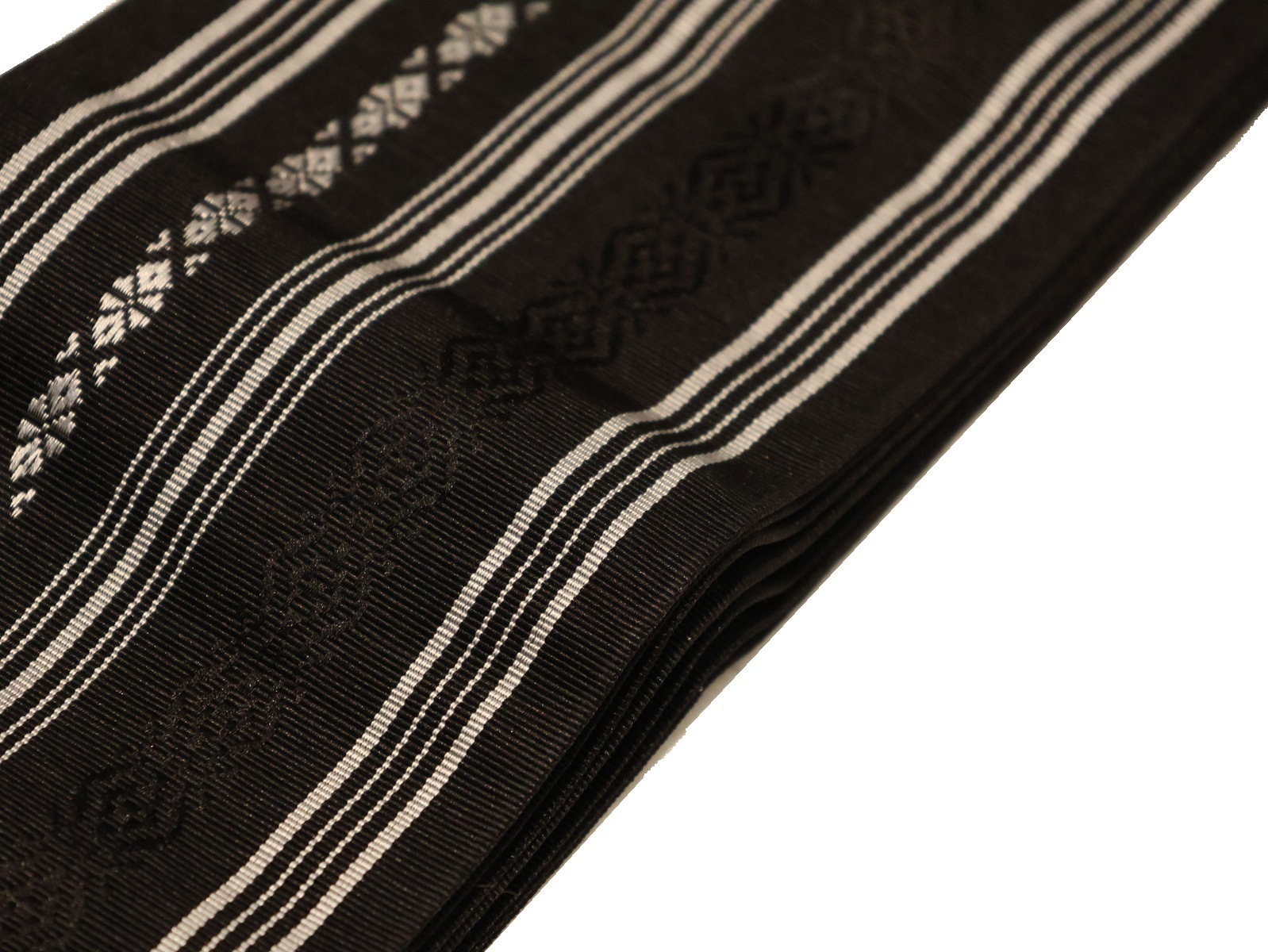 正絹博多織角帯「黒色の地にグレー色の博多献上模様」 | 帯,帯(角帯