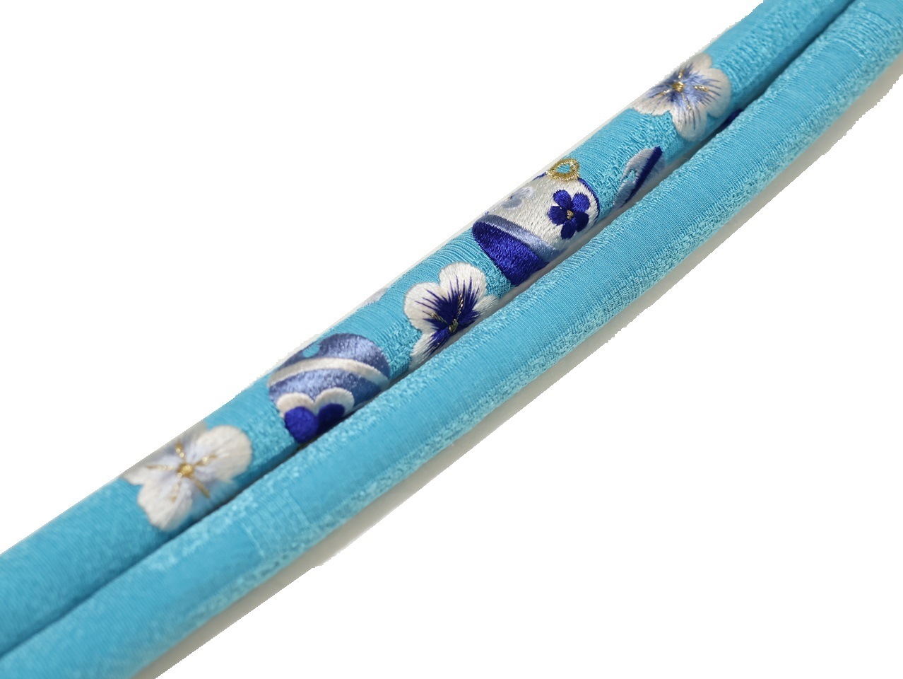 正絹帯締め(丸ぐけ)「濃い水色の地に梅と鈴の刺繍」 | 帯締め,帯締め