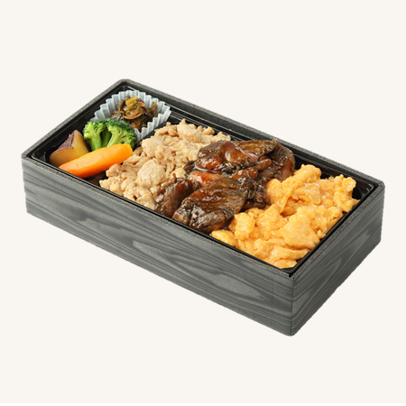 宅配弁当～夢創鶏と塚だまの共演 三種のいろ鶏どり弁当｜ロケ弁GP1位