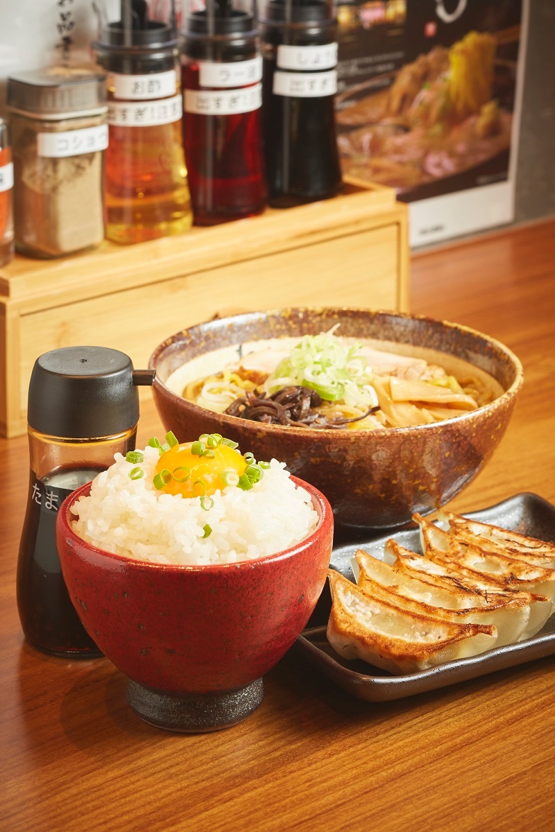 【自宅用】ラーメン5食+餃子48個 <br>(味噌3・醤油1・塩1)【冷凍発送】