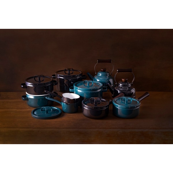 お取り寄せ】富士ホーロー 匠 20cm両手鍋 鉄黒 TKM-20W.BK | 卸・問屋