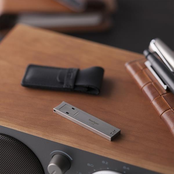 KAI 貝印 PQ1002 kershaw カーショー リーフタイプ爪切り 貝印 カーショー kershaw ツメキリ リーフタイプ(革ケース付) PQ1002