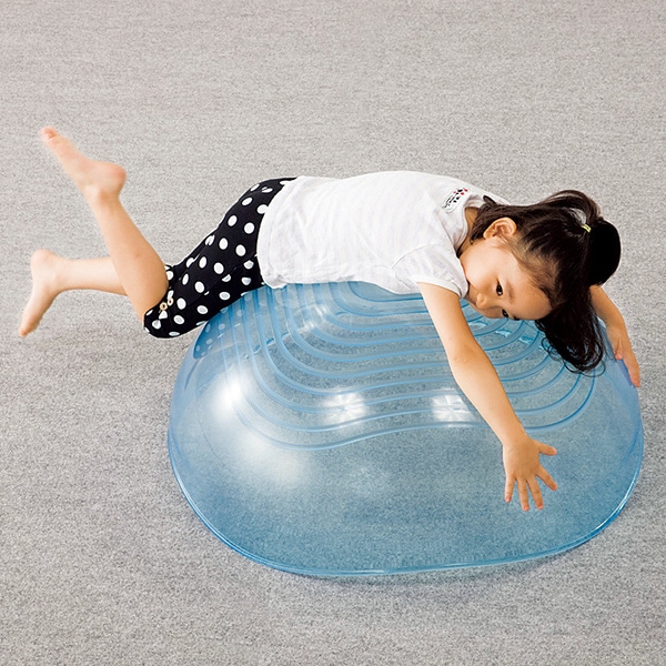 バランスボーレ 室内 鉄棒、体育体操マット、スケートボードセクション スケボーレール