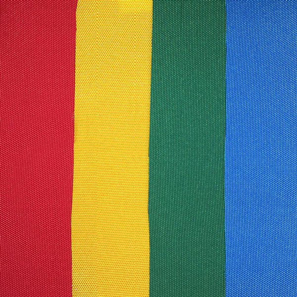 室内 鉄棒、体育体操マット、スケートボードセクション スケボーレール