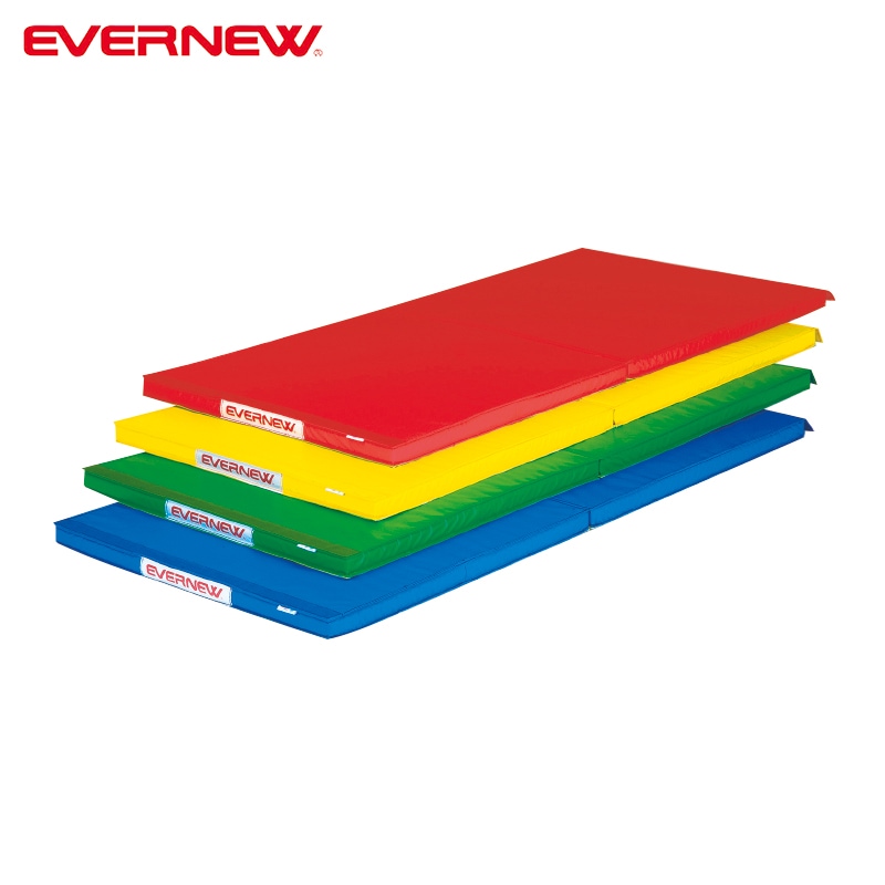 室内 鉄棒、体育体操マット、スケートボードセクション スケボーレール