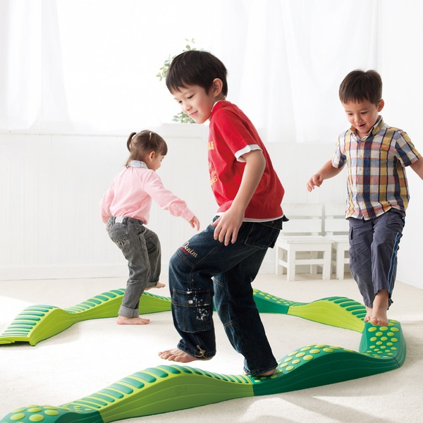 平均台 ウェイブバランス平均台（グリーン） 低床式平均台 スポーツ バランス遊具