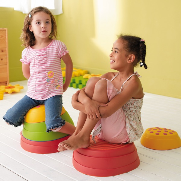 スポーツ遊具 子どもの運動 バランス感覚の向上に 石飛び遊びが楽しめる レインボーバランスストーン 6個組