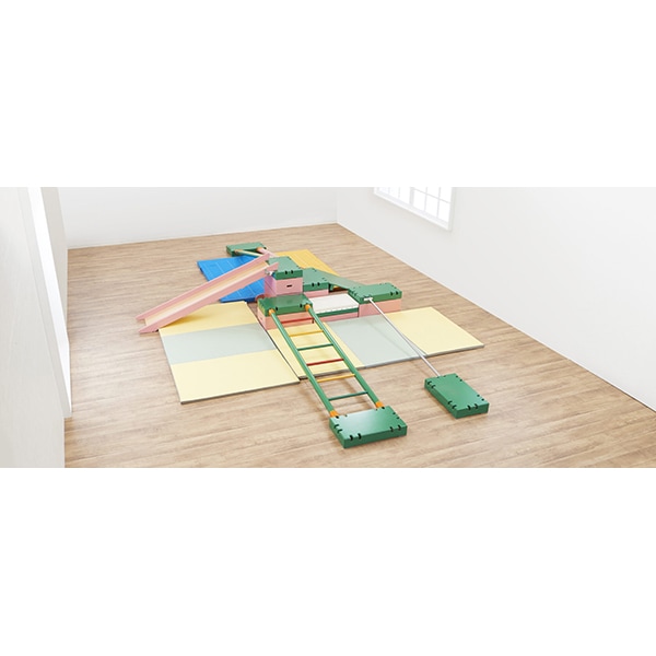 室内 鉄棒、体育体操マット、スケートボードセクション スケボーレール