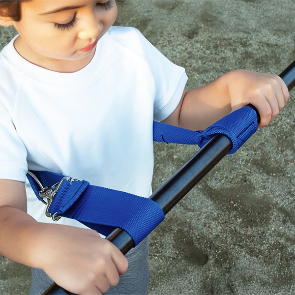 室内 鉄棒、体育体操マット、スケートボードセクション スケボーレール