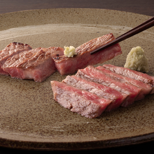 赤城和牛 赤身霜降り 食べ比べステーキ(香味塩付き)　ヒレステーキ 100g×2、サーロインステーキ 300ｇ