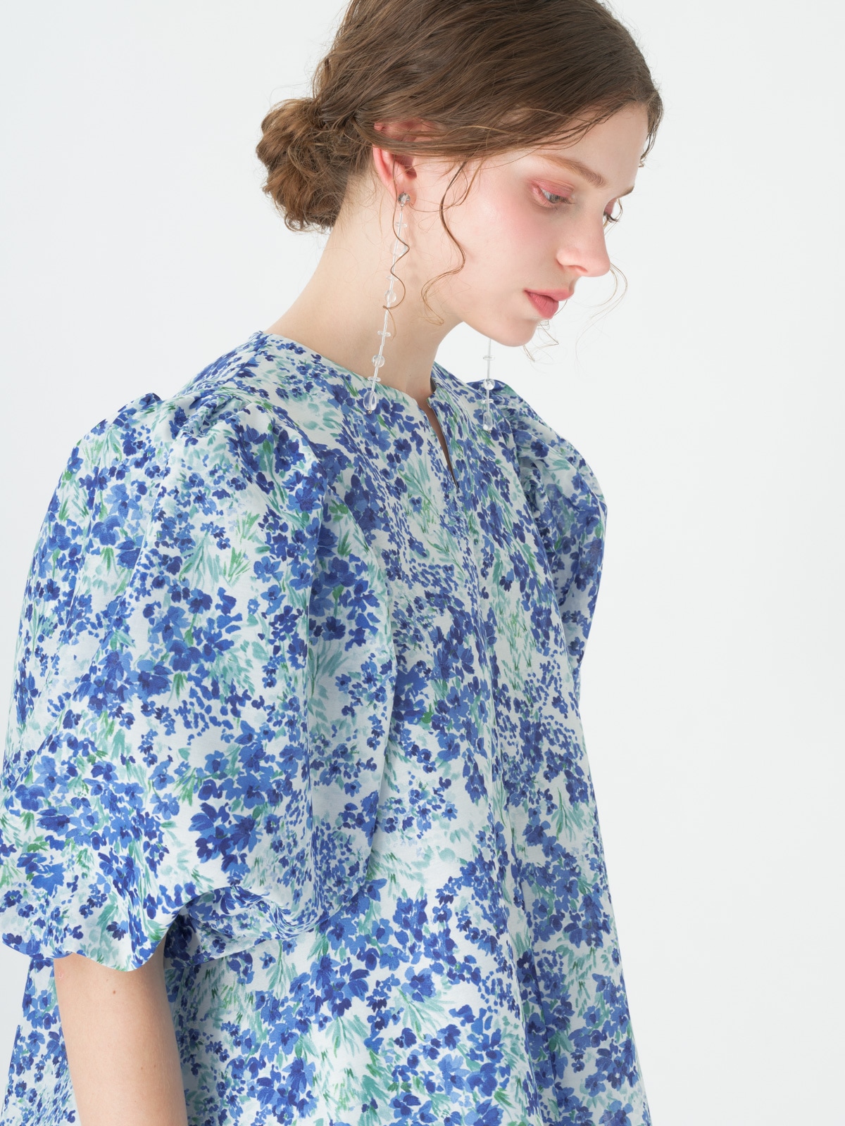 春 トスカーナの丘 　アルウィン クローショー ヨーロッパの四季　オリジナル限定 Georgina(flower) | COLLECTION,2026 SPRING COLLECTION | TSURU By