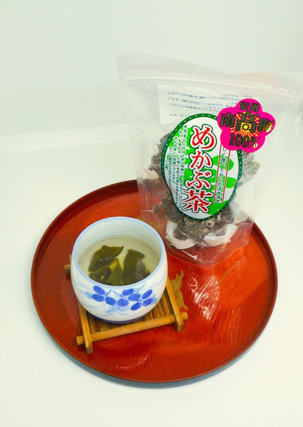 梅入りめかぶ茶50袋です。 梅入りめかぶ茶50袋です。