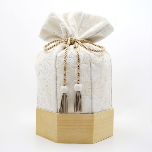 布製 骨壷カバー 金華山織 くるみ フワラー柄 アイボリー 【7寸用】木桶付き