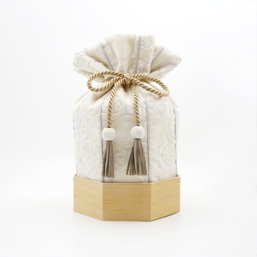 布製 骨壷カバー 金華山織 くるみ フワラー柄 アイボリー 【5寸用】木桶付き