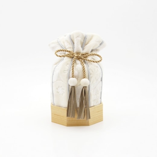 布製 骨壷カバー 金華山織 くるみ フワラー柄 アイボリー 【2.3寸用】木桶付き