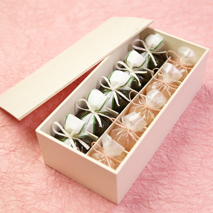 京都 鶴屋光信 和菓子 ギフト お歳暮 木箱入り 恋桜（こいざくら）5個・抹茶羊羹5個