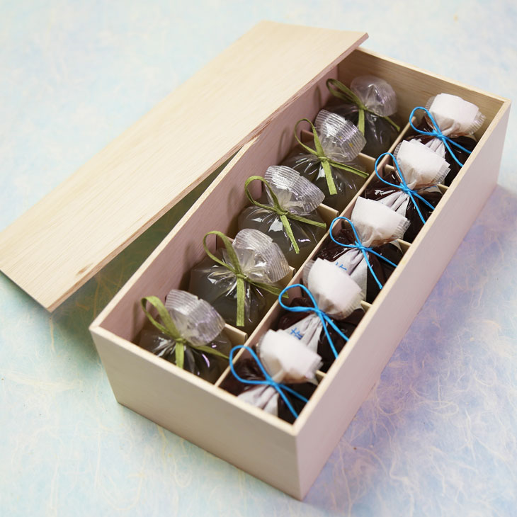 バレンタイン 京都 鶴屋光信 和菓子 ギフト お歳暮 木箱入り 塩水羊羹5個・葛まんじゅう（抹茶）5個