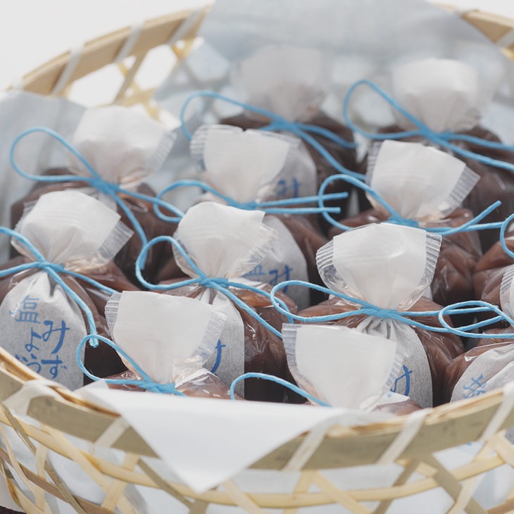 京都 鶴屋光信 和菓子 ギフト お歳暮 竹籠入り 塩水羊羹12個入