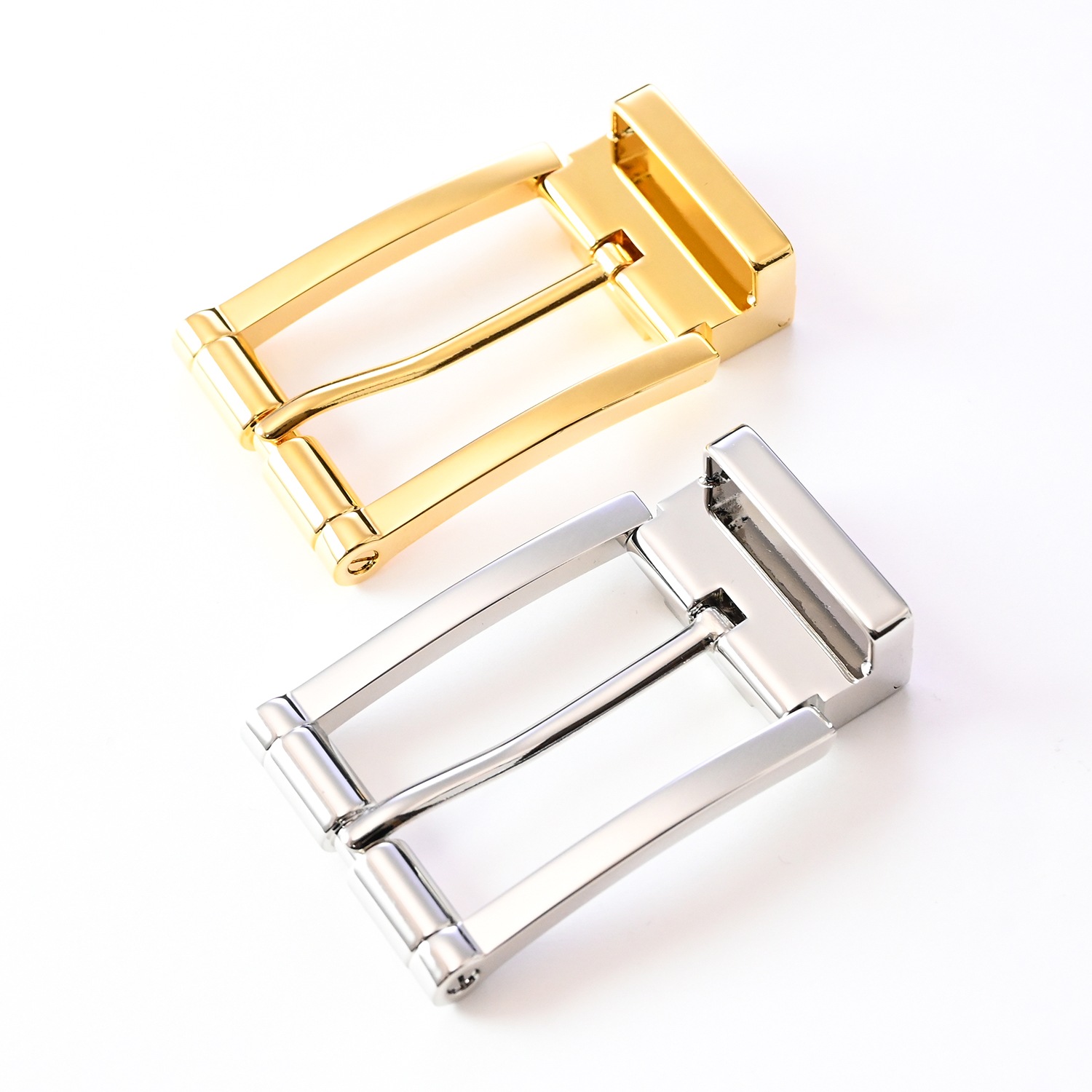 革帯を交換してずっと使える イタリア直輸入 本革ベルト