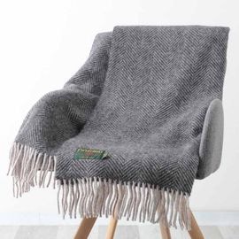 ֥󥱥å ˡ饰 70x183cm إܡ 㥳 С ȡ / Herringbone Charcoal Silver Knee Rug