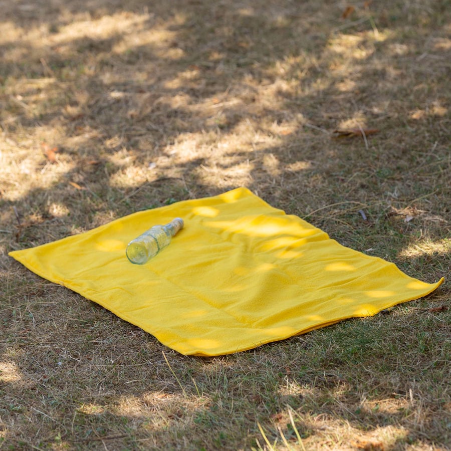 ウォーカーコンパニオン レジャーシート 防水裏地 98x66cm イエロー